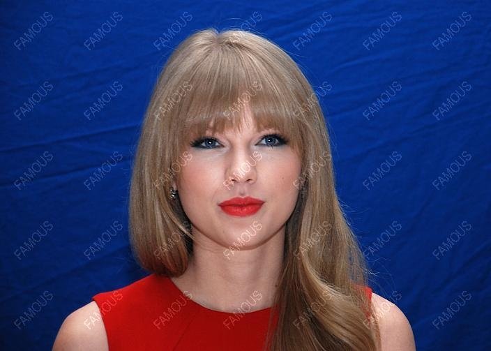 Taylor Swift at "The Lorax" Press Conference — photo 32