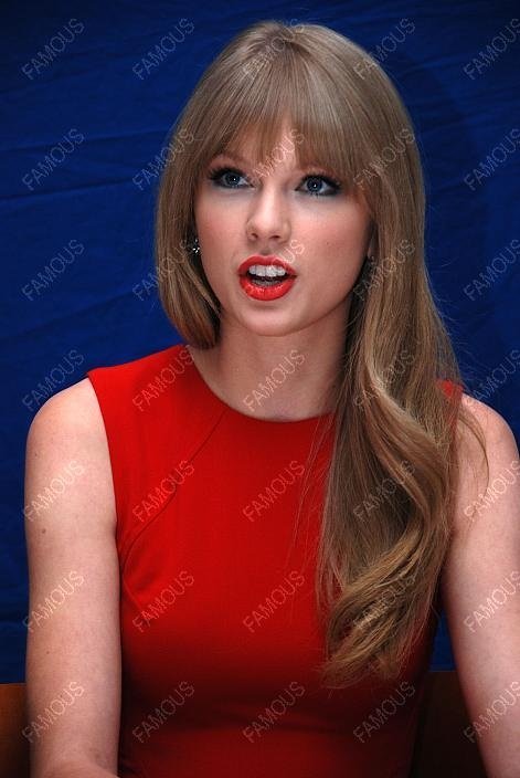 Taylor Swift at "The Lorax" Press Conference — photo 38