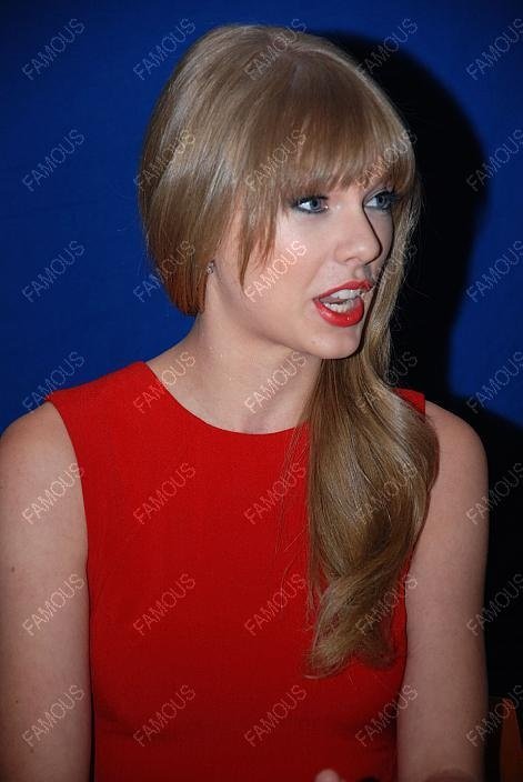 Taylor Swift at "The Lorax" Press Conference — photo 40