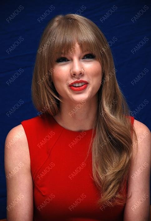 Taylor Swift at "The Lorax" Press Conference — photo 44