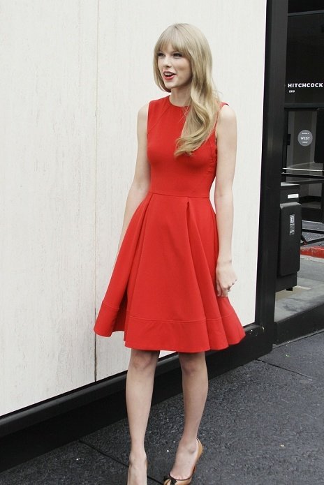 Taylor Swift at "The Lorax" Press Conference — photo 68