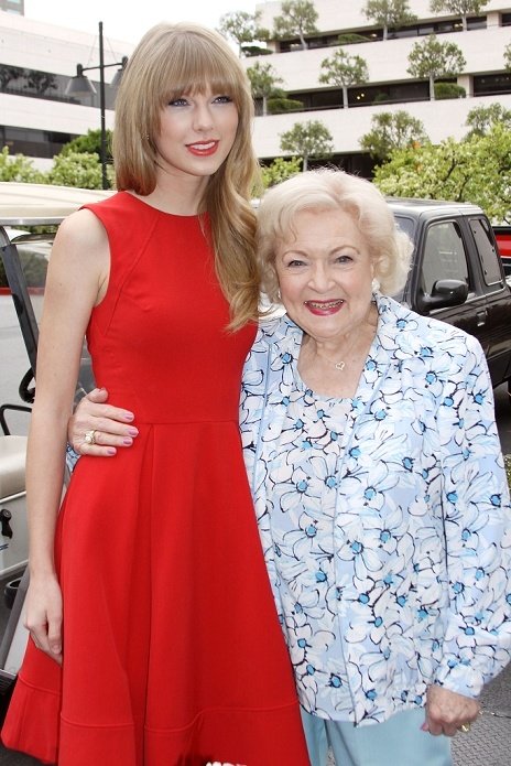 Taylor Swift at "The Lorax" Press Conference — photo 70