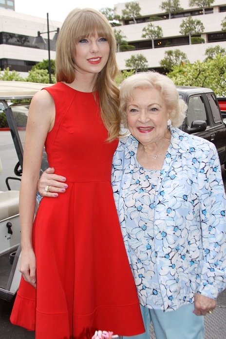 Taylor Swift at "The Lorax" Press Conference — photo 71