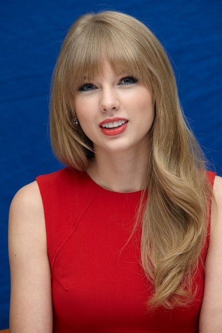 Taylor Swift at "The Lorax" Press Conference — photo 73