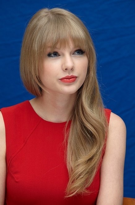 Taylor Swift at "The Lorax" Press Conference — photo 79