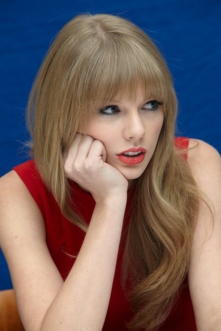 Taylor Swift at "The Lorax" Press Conference — photo 82