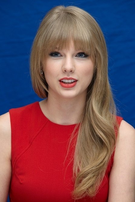 Taylor Swift at "The Lorax" Press Conference — photo 86