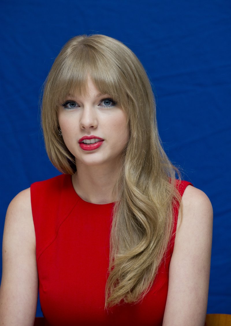 Taylor Swift at "The Lorax" Press Conference — photo 87