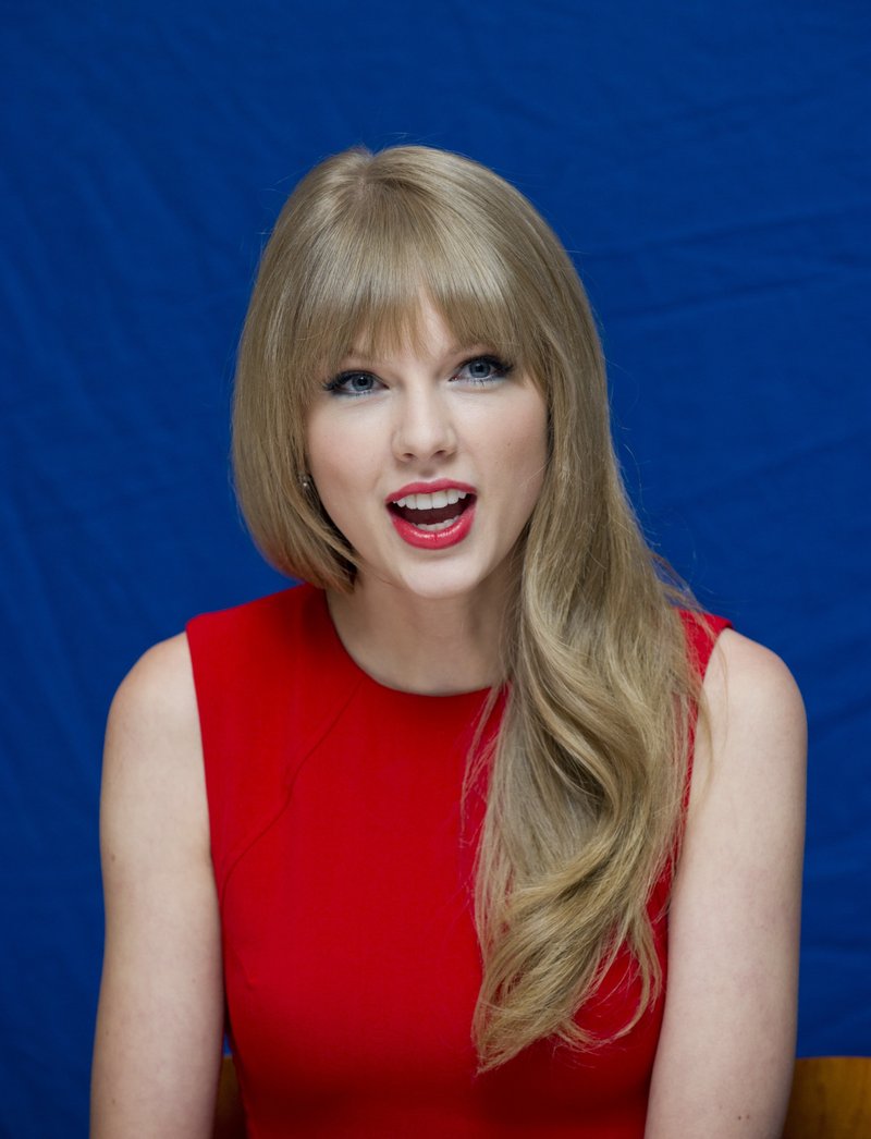 Taylor Swift at "The Lorax" Press Conference — photo 89