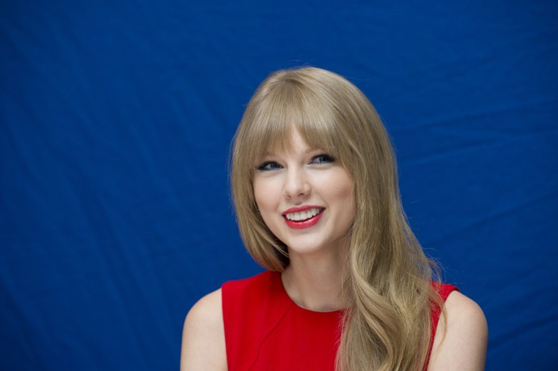 Taylor Swift at "The Lorax" Press Conference — photo 90