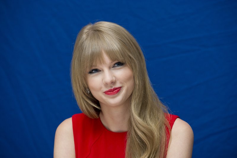 Taylor Swift at "The Lorax" Press Conference — photo 91