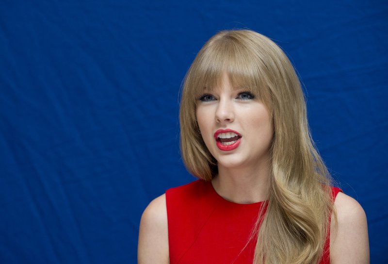 Taylor Swift at "The Lorax" Press Conference — photo 92