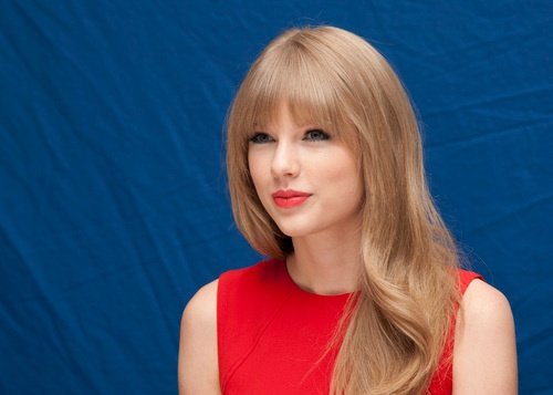 Taylor Swift at "The Lorax" Press Conference — photo 96