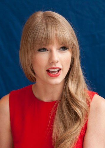 Taylor Swift at "The Lorax" Press Conference — photo 105