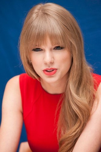 Taylor Swift at "The Lorax" Press Conference — photo 108