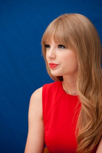 Taylor Swift at "The Lorax" Press Conference — photo 111