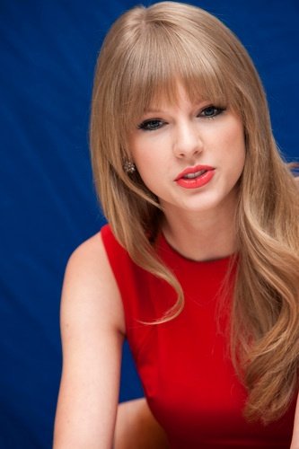 Taylor Swift at "The Lorax" Press Conference — photo 113