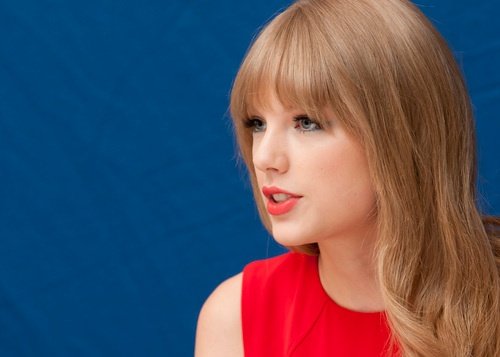 Taylor Swift at "The Lorax" Press Conference — photo 119