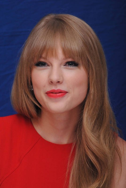 Taylor Swift at "The Lorax" Press Conference — photo 129