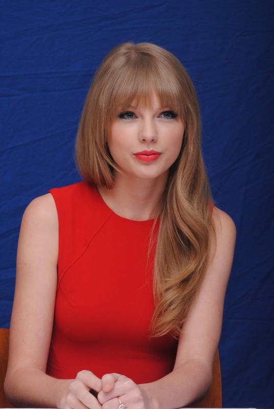 Taylor Swift at "The Lorax" Press Conference — photo 130