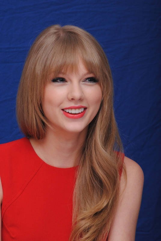 Taylor Swift at "The Lorax" Press Conference — photo 132