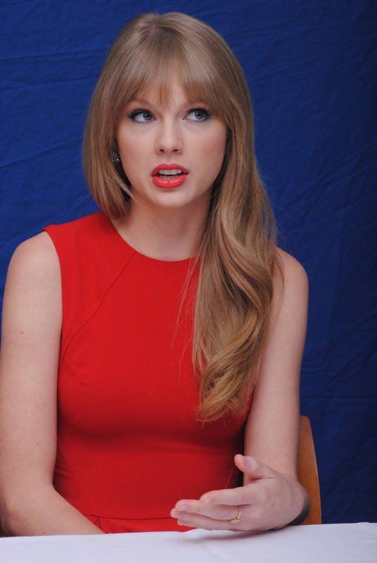Taylor Swift at "The Lorax" Press Conference — photo 137