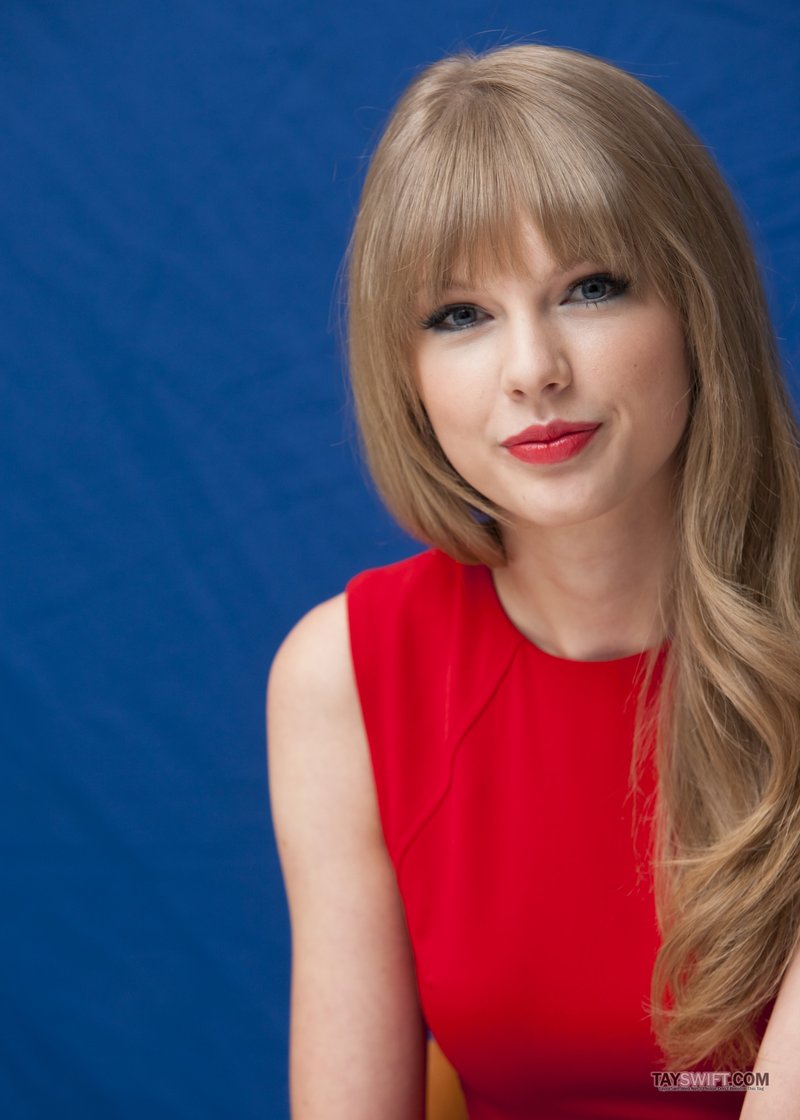 Taylor Swift at "The Lorax" Press Conference — photo 146