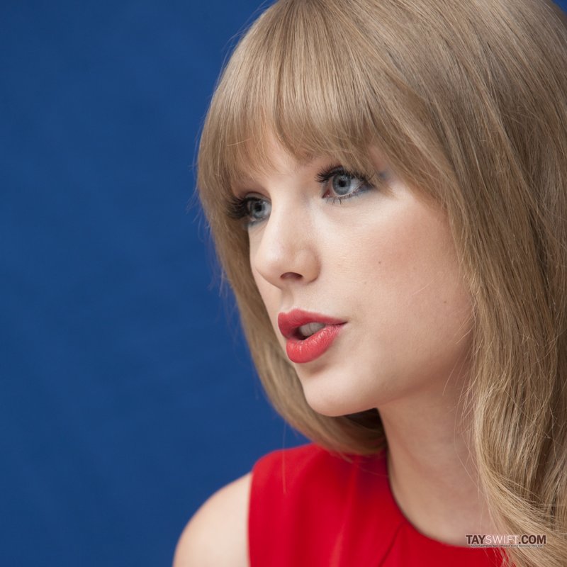 Taylor Swift at "The Lorax" Press Conference — photo 148