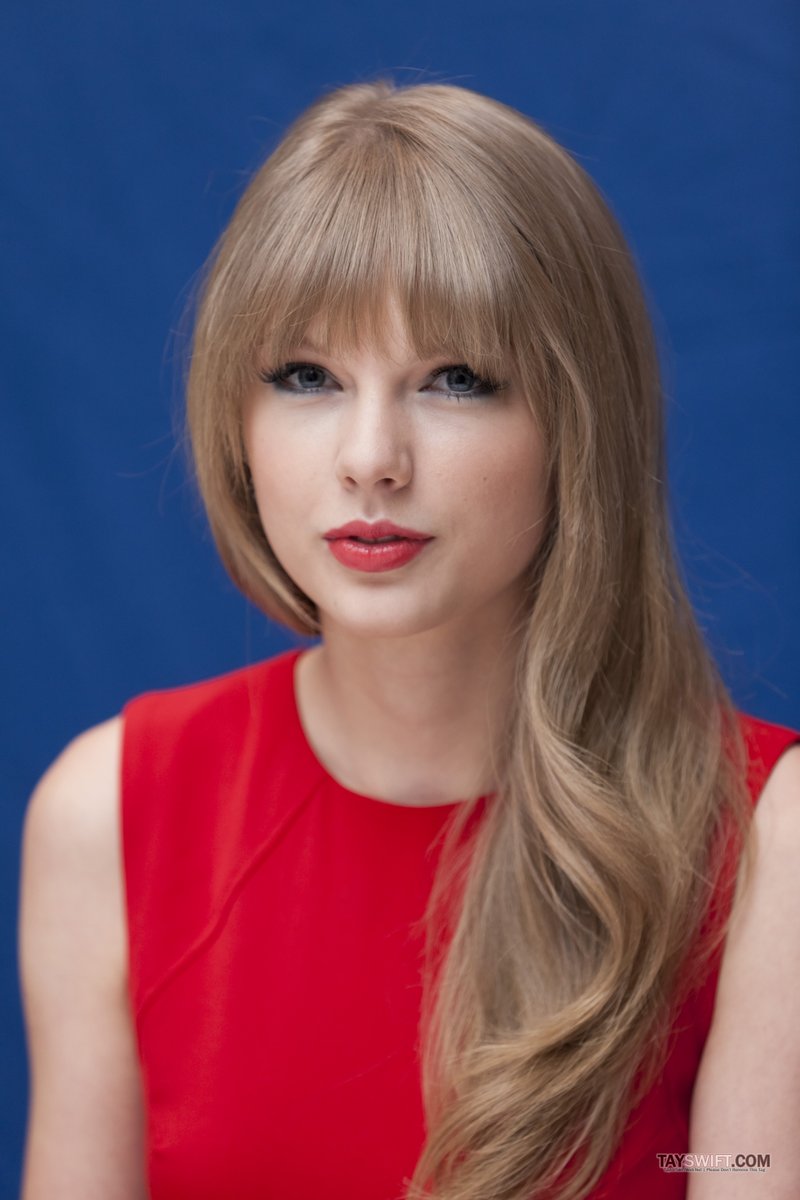 Taylor Swift at "The Lorax" Press Conference — photo 151