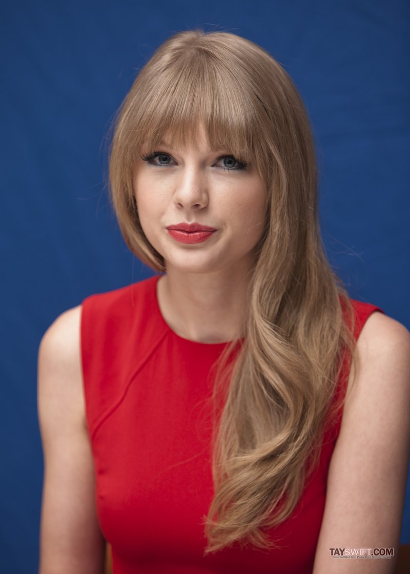 Taylor Swift at "The Lorax" Press Conference — photo 152