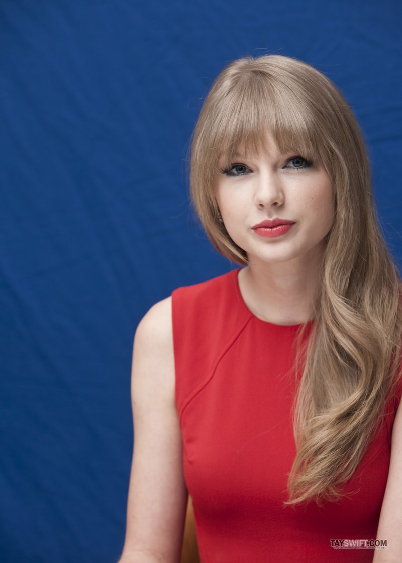 Taylor Swift at "The Lorax" Press Conference — photo 154