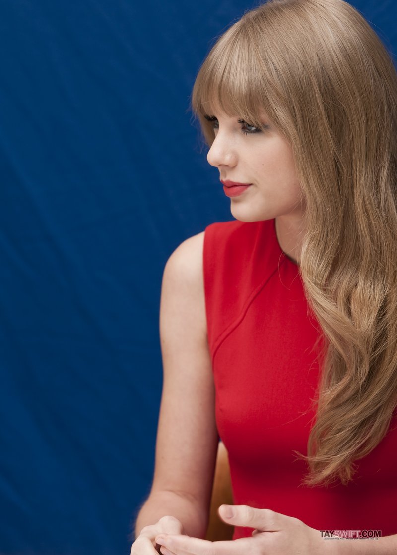 Taylor Swift at "The Lorax" Press Conference — photo 156