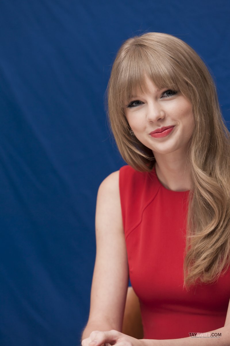 Taylor Swift at "The Lorax" Press Conference — photo 157