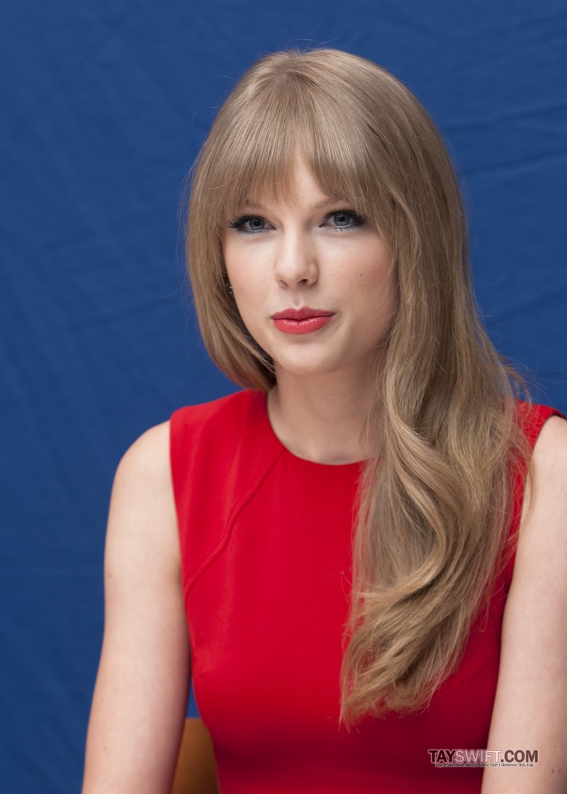 Taylor Swift at "The Lorax" Press Conference — photo 161