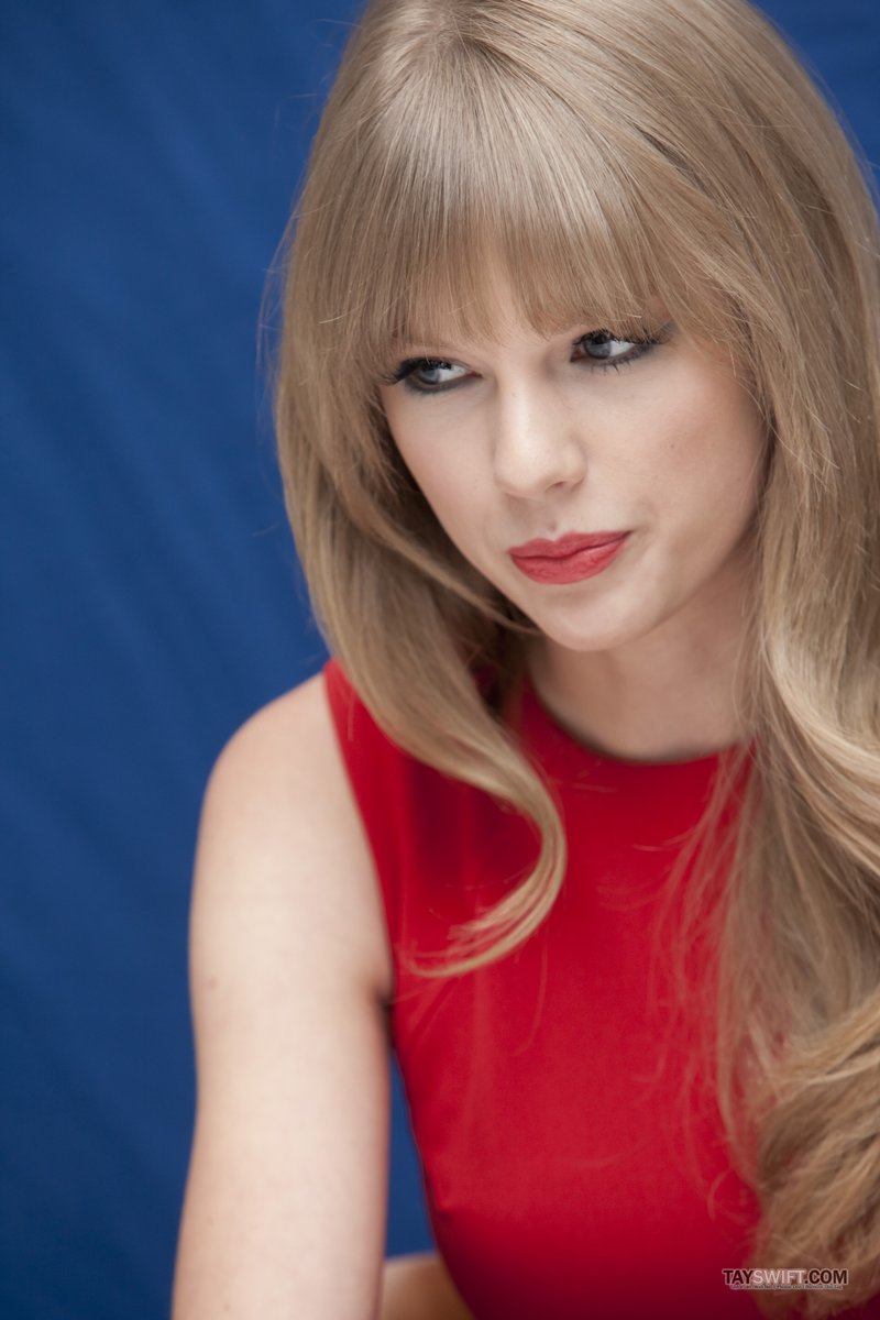 Taylor Swift at "The Lorax" Press Conference — photo 164