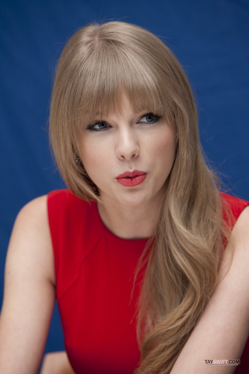 Taylor Swift at "The Lorax" Press Conference — photo 167