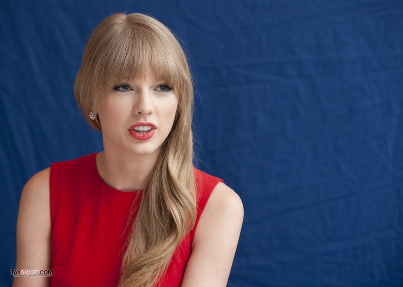 Taylor Swift at "The Lorax" Press Conference — photo 169