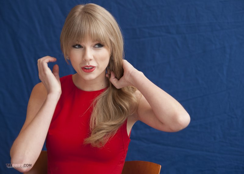 Taylor Swift at "The Lorax" Press Conference — photo 170