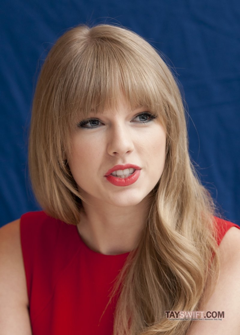 Taylor Swift at "The Lorax" Press Conference — photo 171