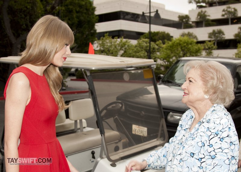 Taylor Swift at "The Lorax" Press Conference — photo 186