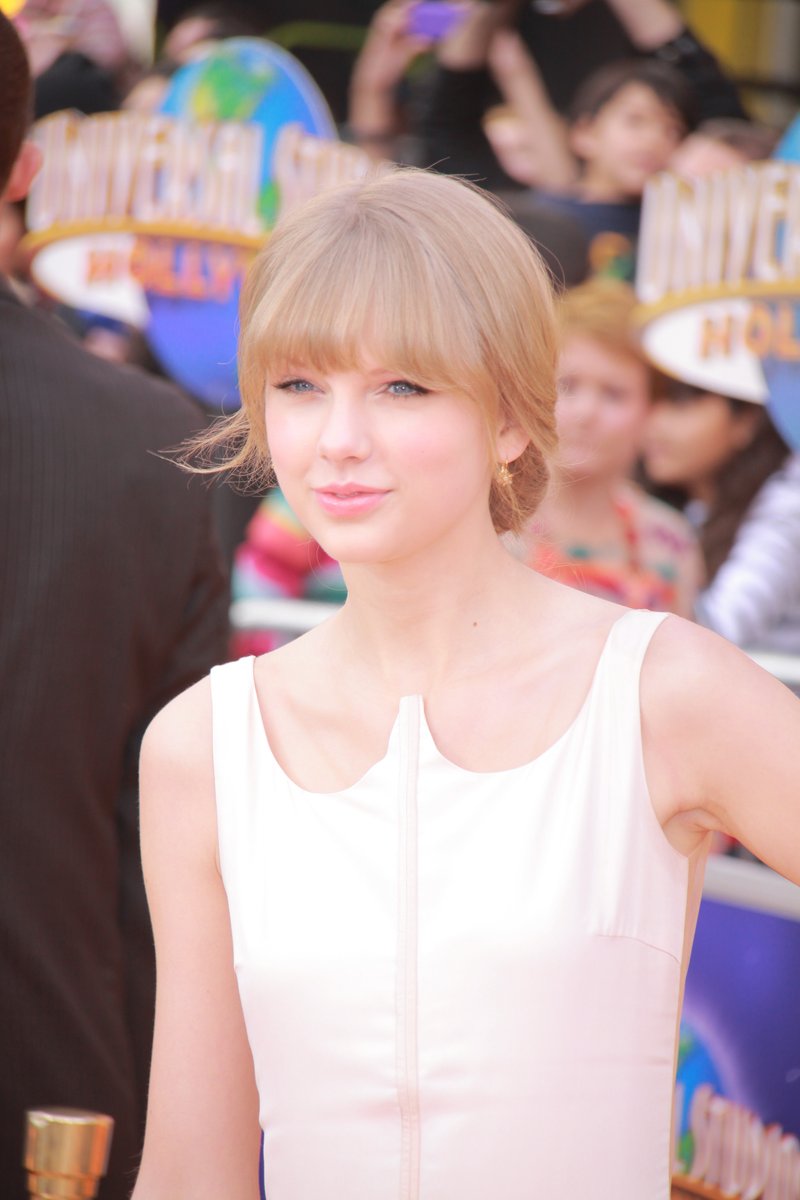 Taylor Swift at "The Lorax" World Premiere — photo 105