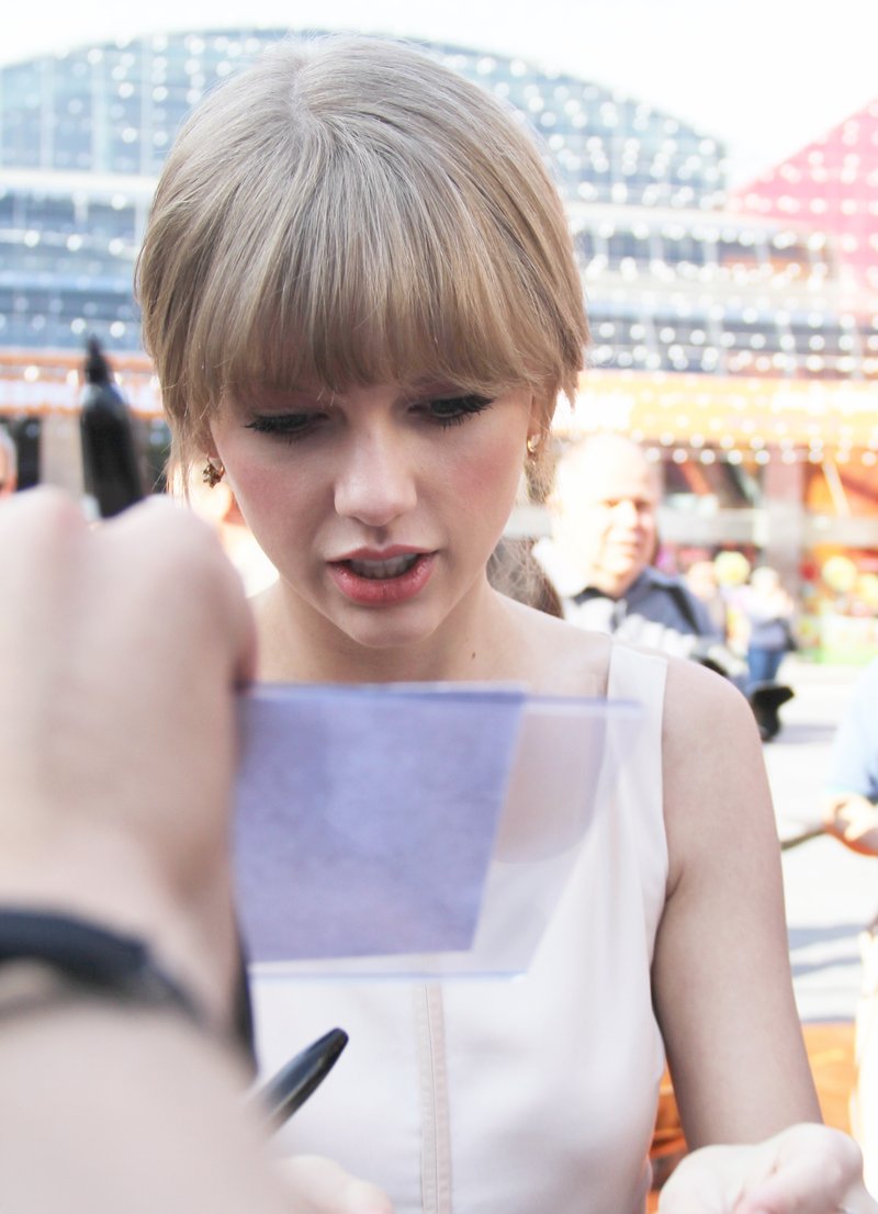Taylor Swift at "The Lorax" World Premiere — photo 238