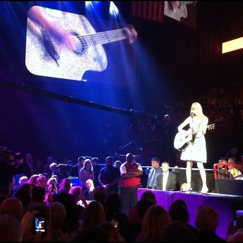 Taylor Swift at Walmart Shareholder Meeting — photo 15