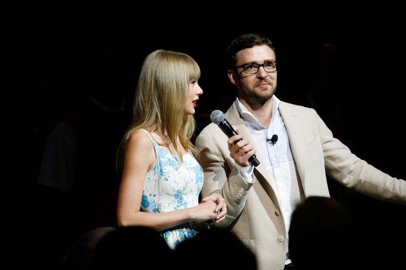 Taylor Swift at Walmart Shareholder Meeting — photo 16