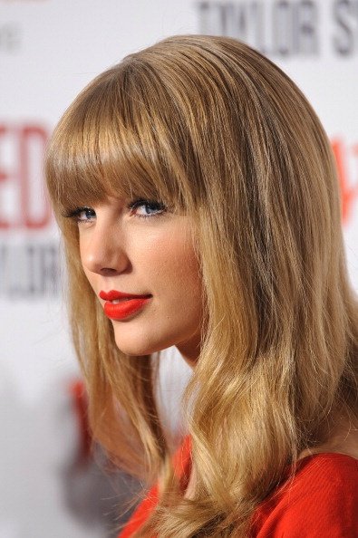 Taylor Swift at Westfield London Christmas Lights Ceremony — photo 17