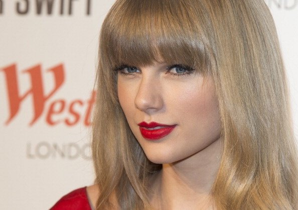 Taylor Swift at Westfield London Christmas Lights Ceremony — photo 236