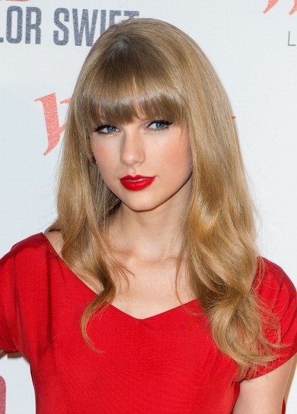 Taylor Swift at Westfield London Christmas Lights Ceremony — photo 242