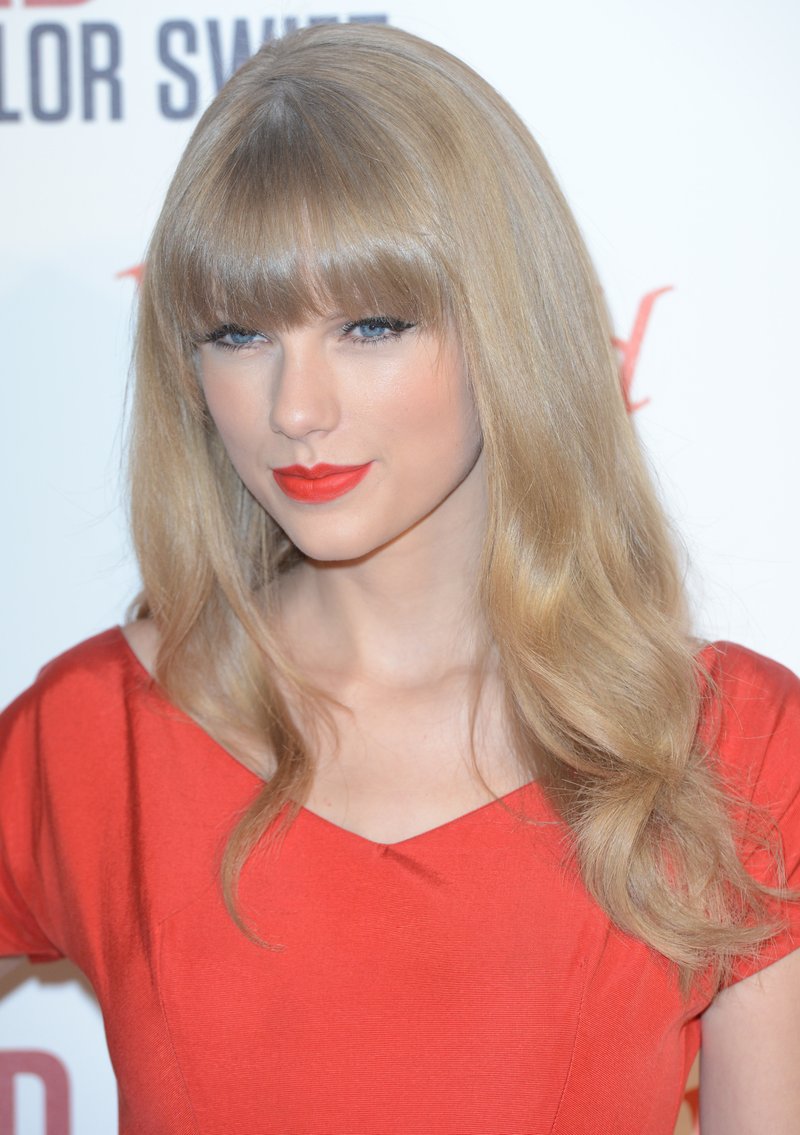 Taylor Swift at Westfield London Christmas Lights Ceremony — photo 411