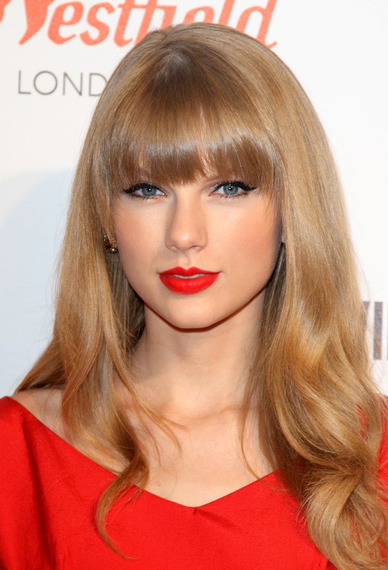 Taylor Swift at Westfield London Christmas Lights Ceremony — photo 501