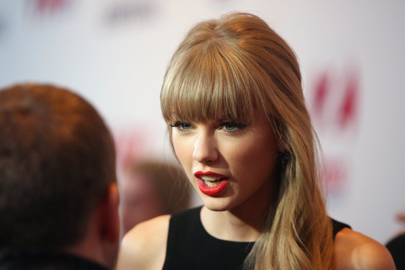 Taylor Swift at Z100's 2012 Jingle Ball — photo 12